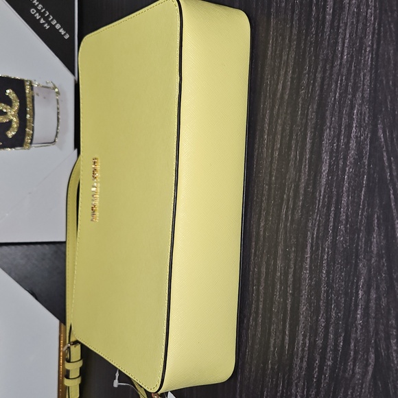 Michael kors Nwt Sunshine Leather Crossbody $328 Retail - Picture 7 of 12